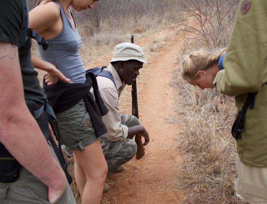 Reading sign at Siyafunda